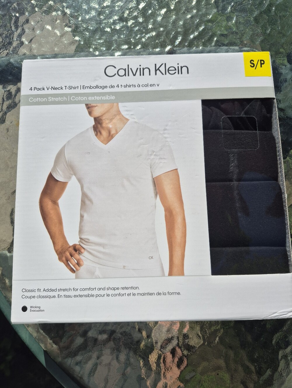 Calvin Klein Men's V-Neck T-Shirt 4-Pack - White & Black